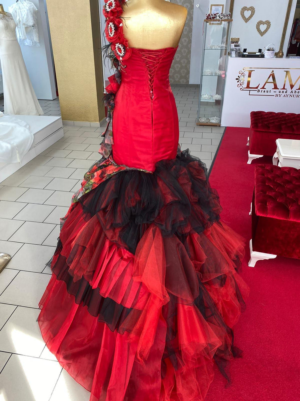 Ballkleid Pin51 – Tüll und figurbetonte Passform – Ansicht 5 | Lamia Mode