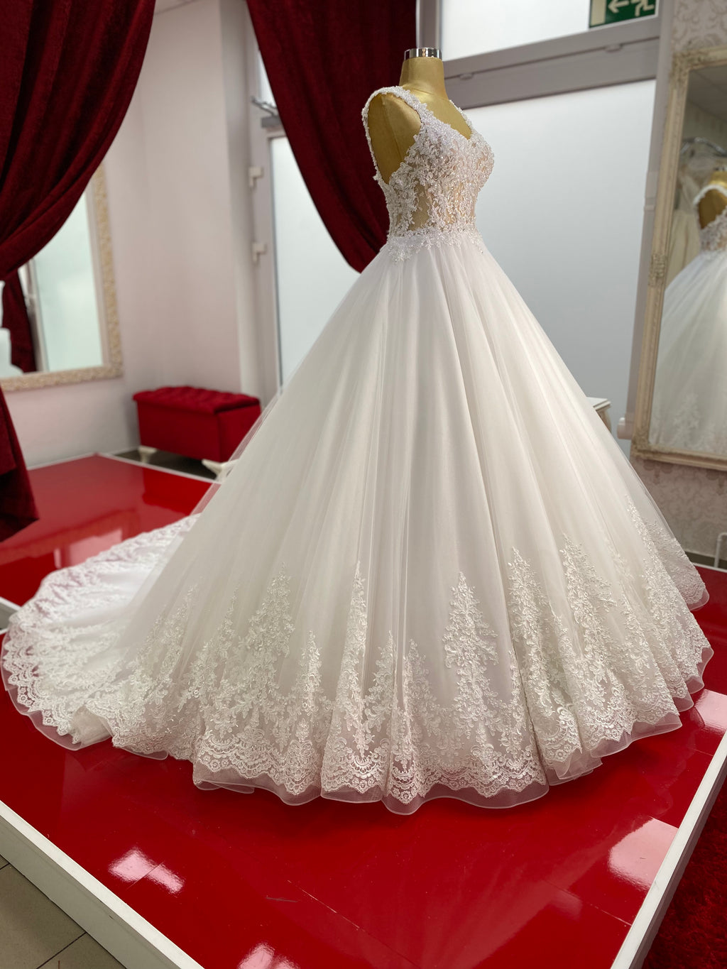 Brautkleid April – Ansicht 1 | Lamia Mode
