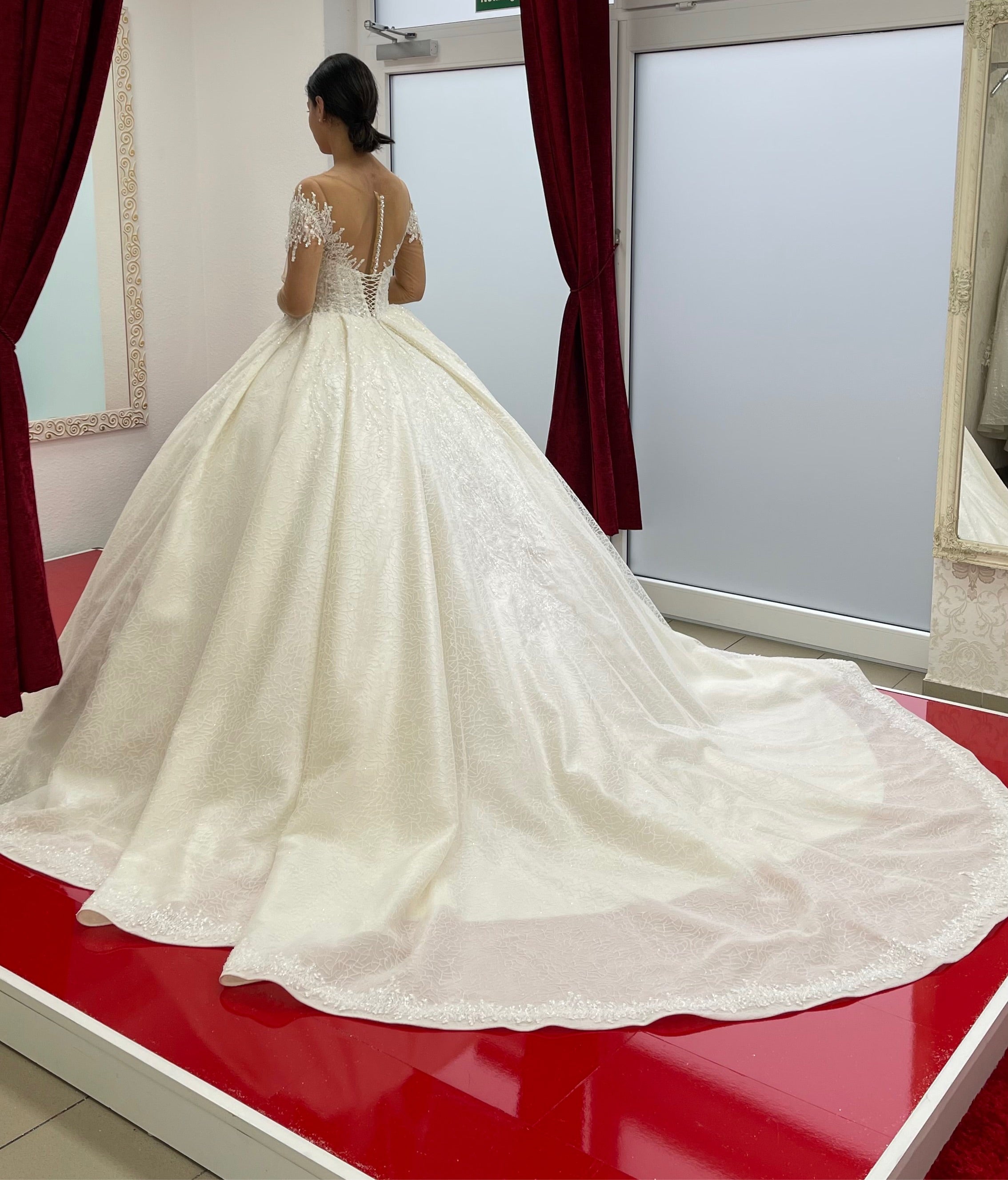Brautkleid Rosa – Prinzessinnen-Silhouette – Ansicht 1 | Lamia Mode