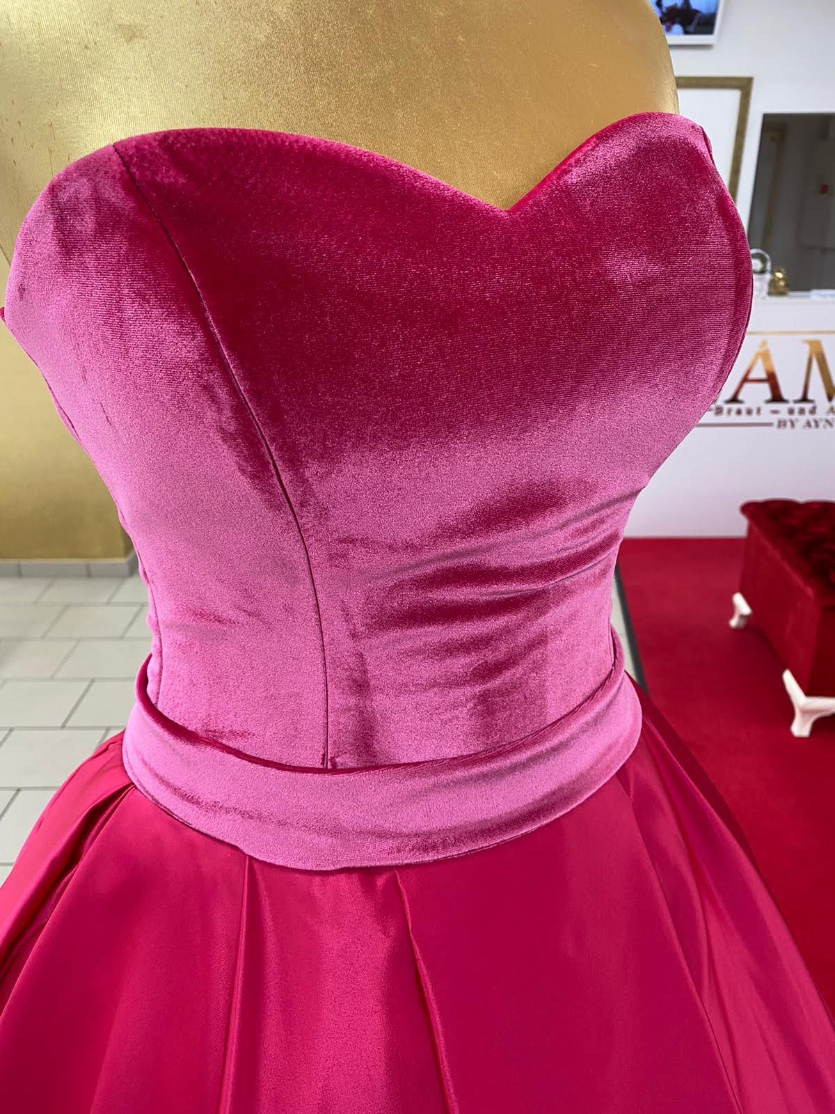 Ballkleid Fuchsia – Satin und Samt – Ansicht 3 | Lamia Mode